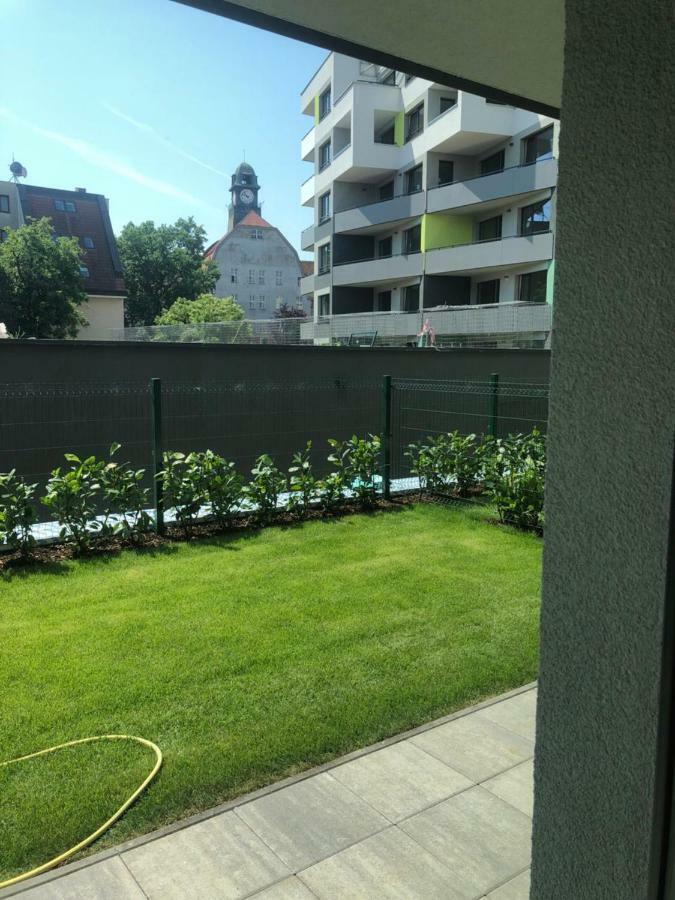 Garden Apartman Radnica - Private Parking Included Košice Buitenkant foto